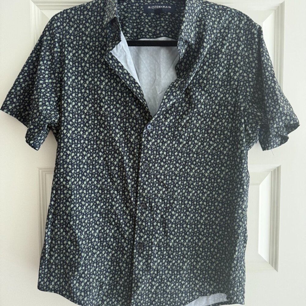 Mizzen+Main Leeward Short Sleeve, Size Medium Trim Regular - Navy Green Leaf